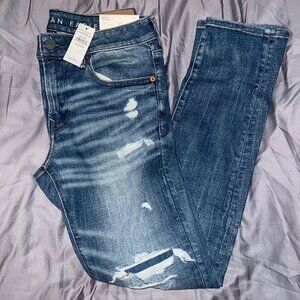 American Eagle Airflex+ Temp Tech distressed & repaired Skinny Jean. Size 32x32
